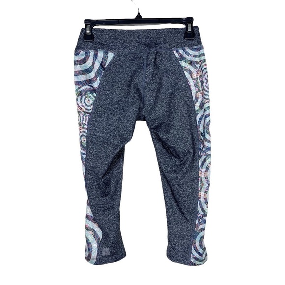 LuLaRoe Simply Comfortable Jade Heather Gray Athletic Cropped Capri Leggings - Picture 3 of 6